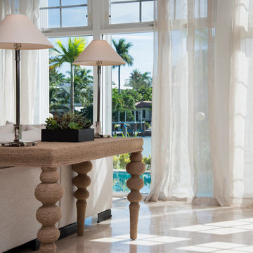 CASUAL & LUXURIOUS FAMILY ROOM