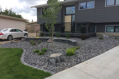 Example of a minimalist home design design in Calgary