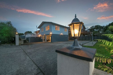 Inspiration for a contemporary home design in Auckland.