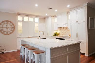 Inspiration for a traditional kitchen in Sydney.