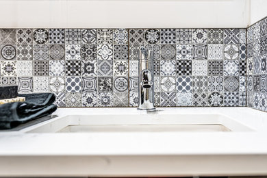 Bathroom - bathroom idea in Calgary