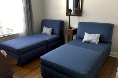 Bedroom - mid-sized traditional bedroom idea in Orange County