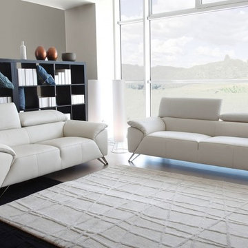 SOFAS & SECTIONALS
