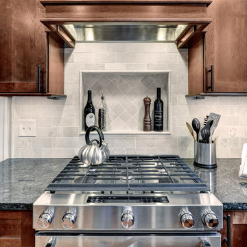 Gas cooktop with niche for decorative accents