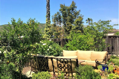 Home design - transitional home design idea in San Diego