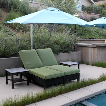 Retaining Wall Makes Space for Modern Outdoor Lounge