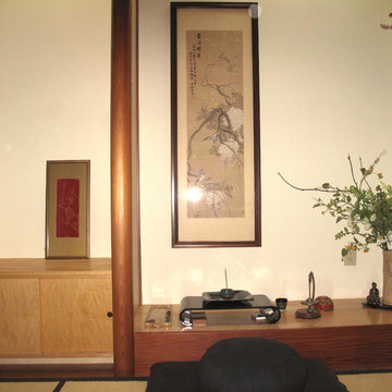 The Tokonoma and the small alcove with the typical low cabinet