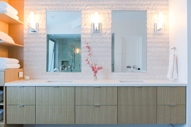 Inspiration for a contemporary bathroom remodel in Orange County