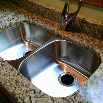 Antigo, WI - Kitchen Update - Santa Cecilia Classico Granite Tops