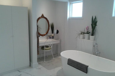 Inspiration for a bathroom remodel in Toronto