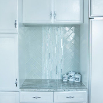 Glass and handmade tiles backsplash