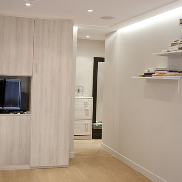 SALON avec meuble/placard encastré