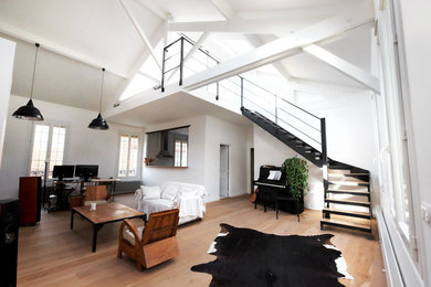 Trendy home design photo in Paris