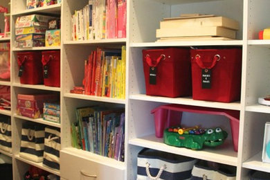 Inspiration for a timeless closet remodel in Phoenix