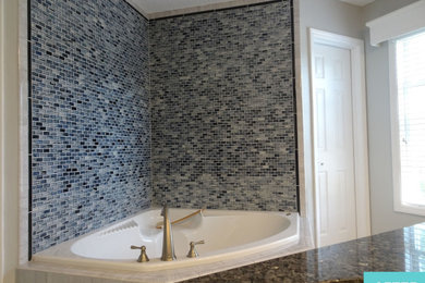 Example of a bathroom design in Raleigh