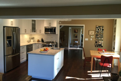Example of a kitchen design in Toronto