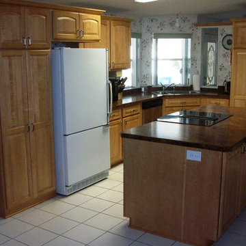 Kitchen Remodel Done in Maple With a Wheat Stain