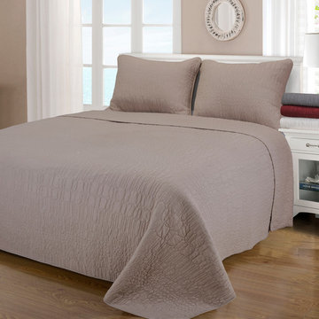 Quilts and Bed Sets