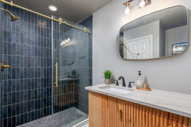 Example of a bathroom design in Austin