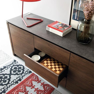 Mag Cabinet- 2 Side Doors- 3 Central Drawer- Black Internal Frame- Smoke Frame-