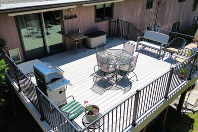 Deck photo in Seattle