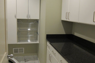 This is an example of a traditional laundry room in Chicago.