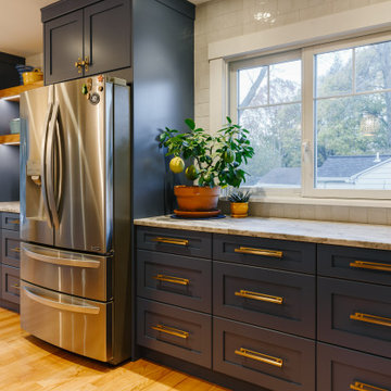 Exraordinary Backsplash with Blue Kitchen Cabinets