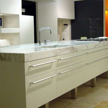 ZETA Ice White Matte Lacquer Modern Mix Design House