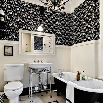 626 W Fullerton Pkwy