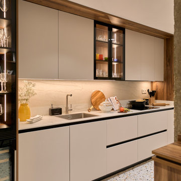 Cocina luminosa y baños atemporales