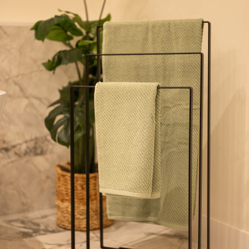 Elegant Oasis: A Luxurious Ensuite Bathroom Remodel