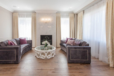 Trendy living room photo in Toronto