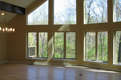 Example of a transitional living room design in Cincinnati