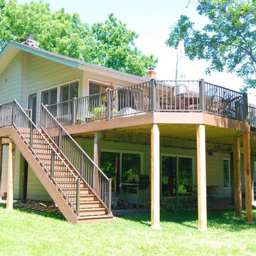 Azek deck with Aluminum rail