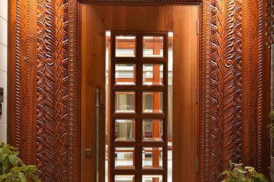 Example of an asian entryway design