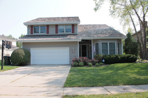 What Style Is My House Eal Of My House And Have Gotten Some Great Ideas From Houzz Members But I Still Can T Figure Out The Style Was Built In 1984