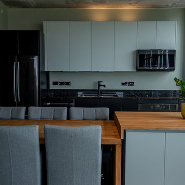 Contemporary Kitchen Remodel Done With a New Island