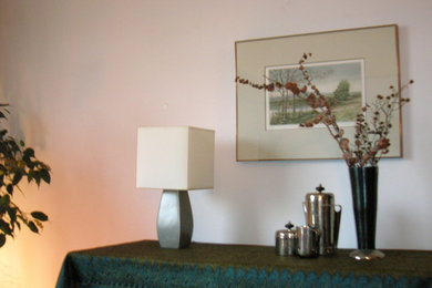 Example of an eclectic living room design in Vancouver
