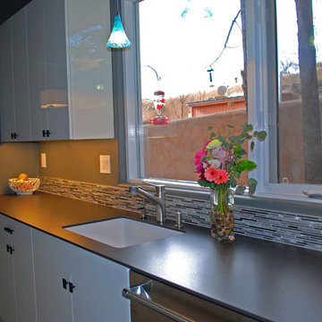 Beautiful minimalist contemporary Kitchen