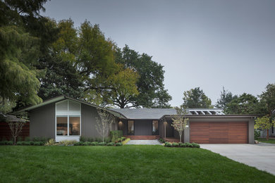 Inspiration for a mid-century modern home design remodel in Kansas City