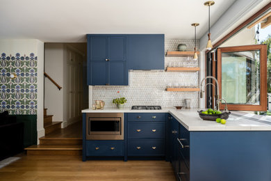 Kitchen - transitional kitchen idea in San Francisco
