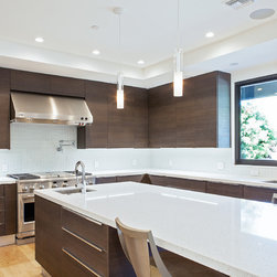 Modern kitchen in Beverly Hills - Kitchen Cabinetry