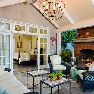 サンフランシスコのトラディショナルスタイルのおしゃれなテラス・中庭 (ファイヤーピット) の写真