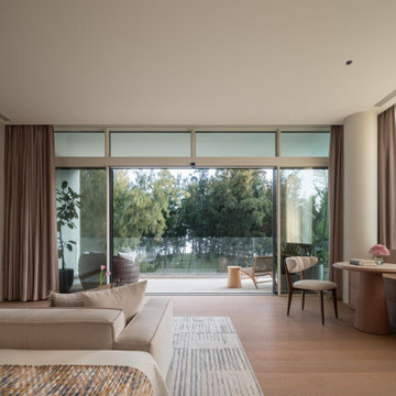 Panoramic sliding doors