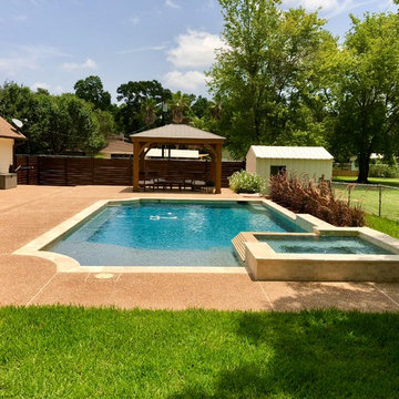 Peaceful Pool & Patio