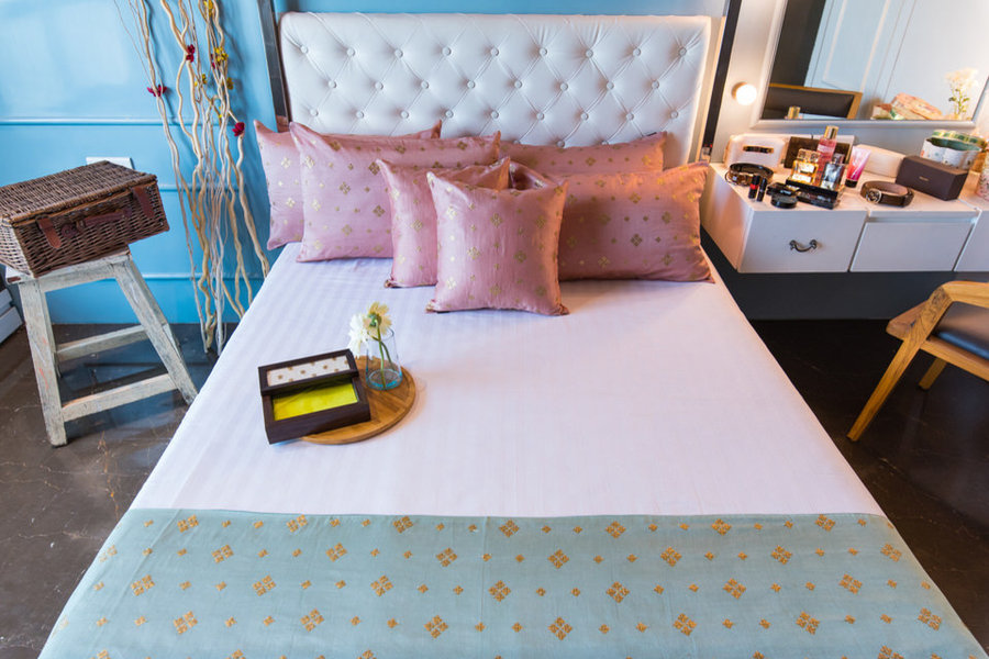 Apricot, The Home Story