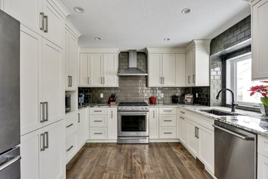 This is an example of a kitchen in Calgary.
