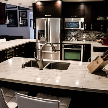 modern kitchen wengue colored with white macaubas quartzite countertop