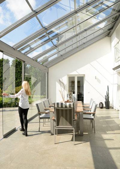 Modern Wintergarten by Solarlux GmbH