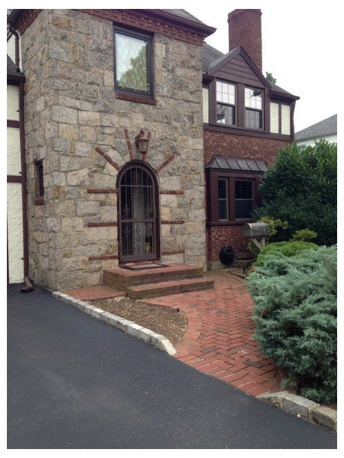 Front stoop bluestone or brick